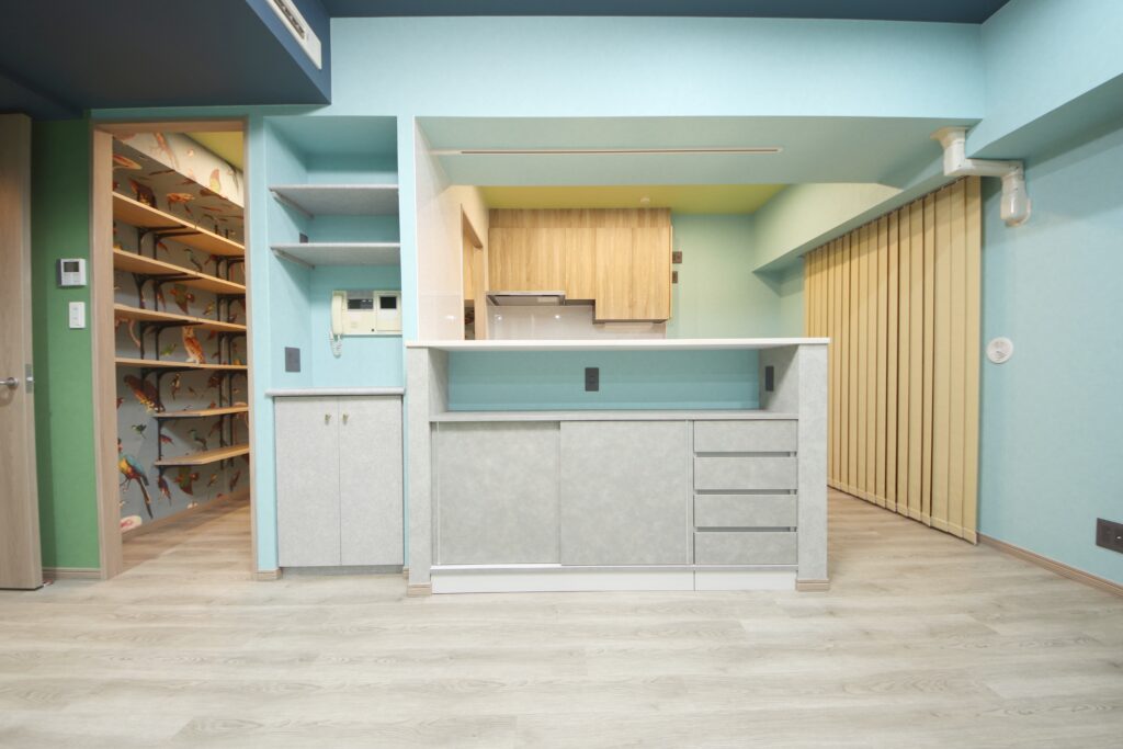 書斎としていた旧洋室をキッチンへ。