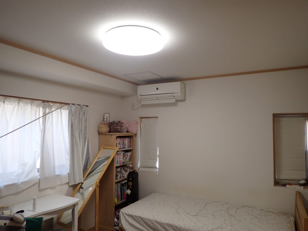 施工前2階洋室1の様子です。