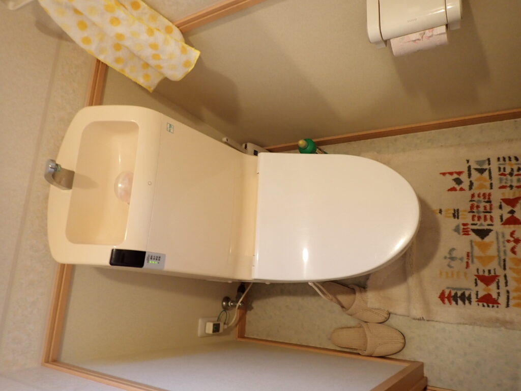 施工前2階トイレの様子です。